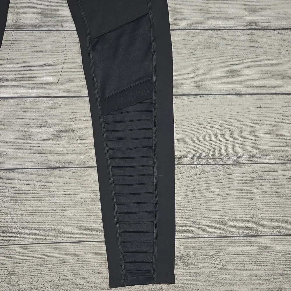 Alo Yoga Women's 7/8 High Waist Moto Leggings Gray Size S